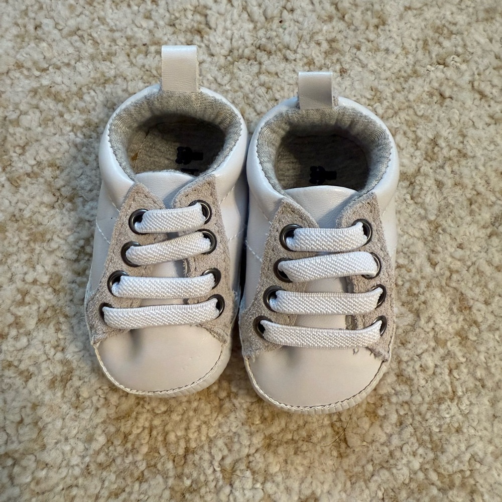 GAP White and Gray Infant Shoes